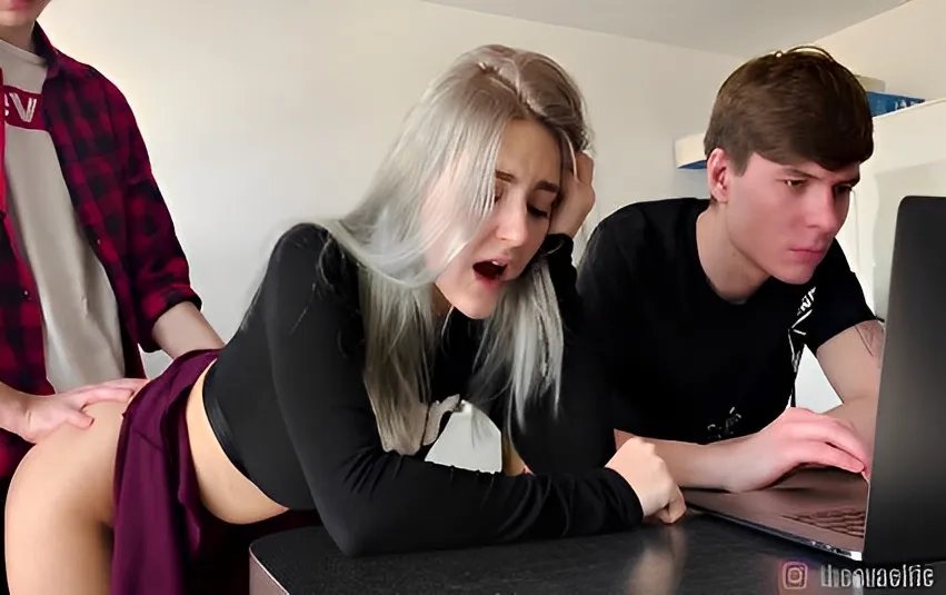 Sialan kekasih sahabatku